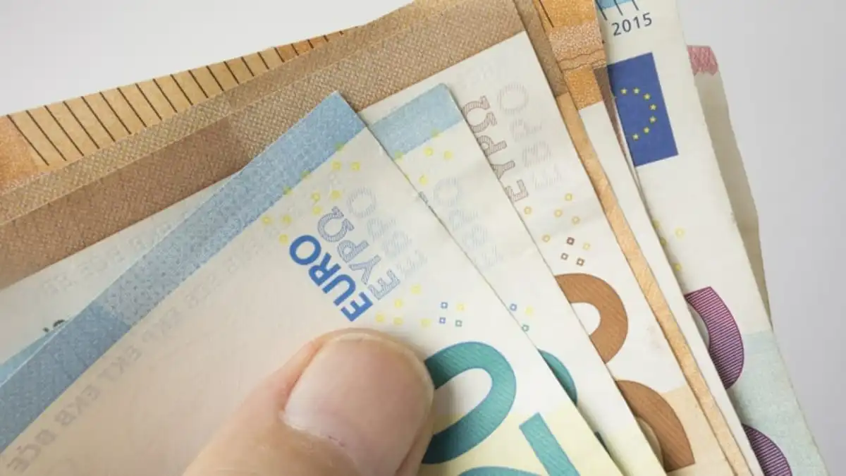 ESRI survey results, 34% support higher taxes, higher taxes for public services, Economic and Social Research Institute report, public opinion on taxation, government spending debate, tax policy survey findings, public services funding, fiscal policy news, healthcare and education funding survey, voter attitudes on taxes, economic research Ireland, cost of living and taxes, public finance update, national budget discussion